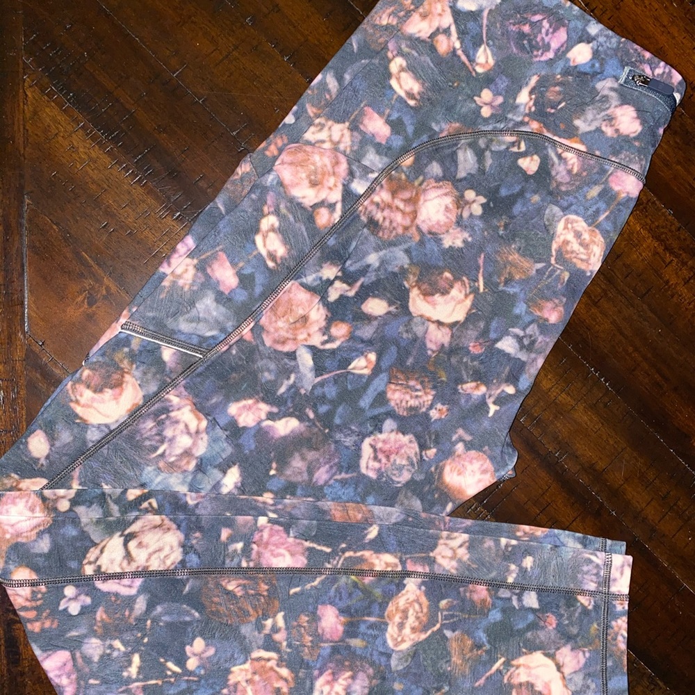 Size 10 lululemon leggings